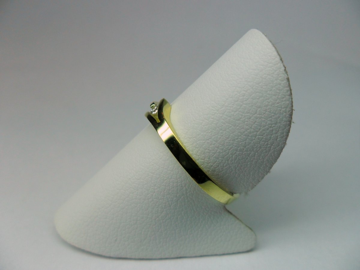 V-Spleet Ring Geelgoud 0.04 crt.